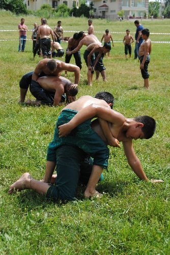 Pehlivanlar 651 yıllık geleneği yaşatma adına duasız güreşe başlamıyor