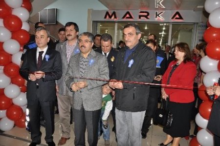 PEKAY'dan polis ve ebru sergisi