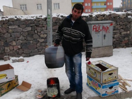 Pekmezi ısıtıp ısıtıp sattı