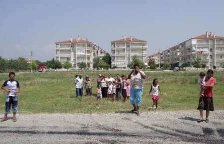 Pencereye Yakın Eşyalar Tutuştu, Site Sakinleri Korkulu Anlar Yaşadı