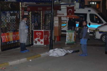 Pendik'te Bıçaklı Kavga: 1 Ölü