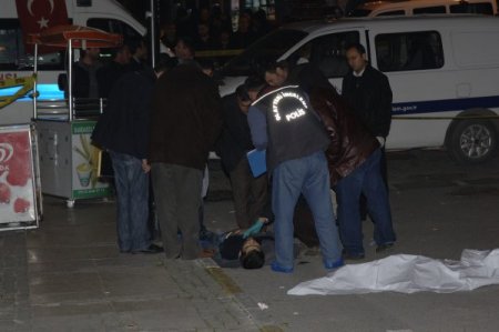 Pendik'te Bıçaklı Kavga: 1 Ölü