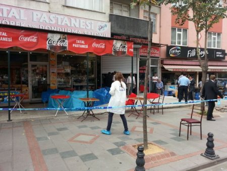 Pendik’te bir kuyumcu, dükkanını açarken öldürüldü