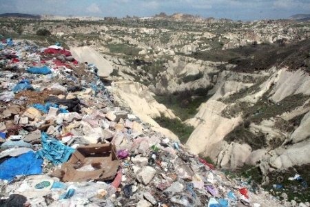 Peribacaları ile kaplı Ortahisar Vadisi çöp vadisi oldu