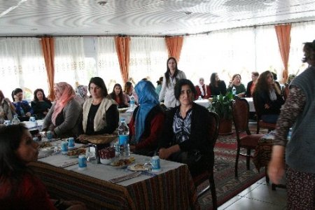 Pertekli anneler, Anneler Günü'nü Harput'ta kutladı