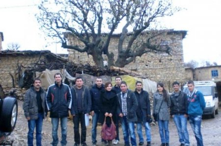 Pervari İMKB Lisesi öğretmenleri köy köy gezerek velileri ziyaret ediyor
