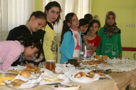 Pervari Sekbilder, Okuma Salonu Yararına Kermes Düzenledi