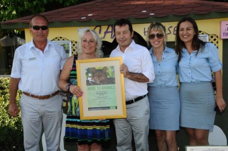 PETA, Rixos’a ‘Hayvan Dostu Otel’ ödülü verdi