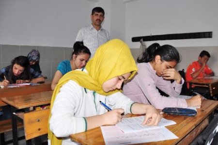 Peygamber Efendimiz ile ilgili bilgi yarışmasına bin 500 kişi katıldı
