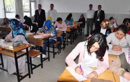 Peygamber Efendimiz ile ilgili bilgi yarışmasına bin 500 kişi katıldı