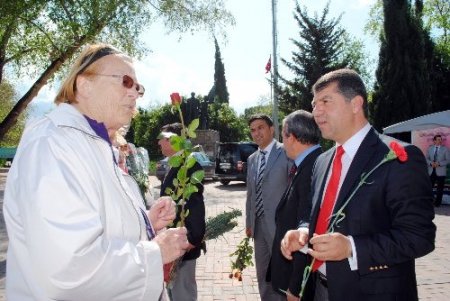 Peygamber Efendimiz'in (sas) sözünü ezberleyene hediye