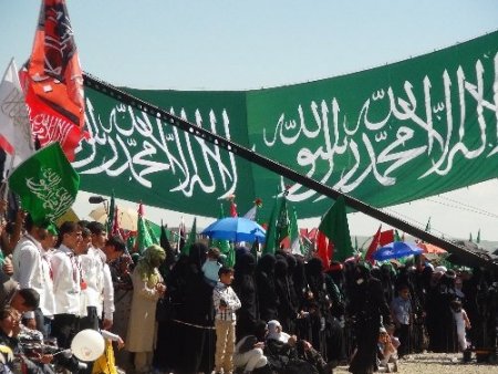 Peygamber sevdalıları mevlid meydanına sığmadı