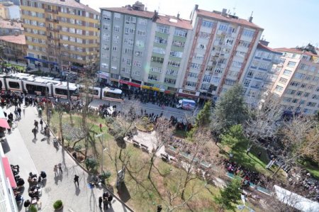 Peygamber sevgisi, 3 kilometre kuyruk oluşturdu