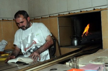 Peygamber sevgisi engel tanımıyor