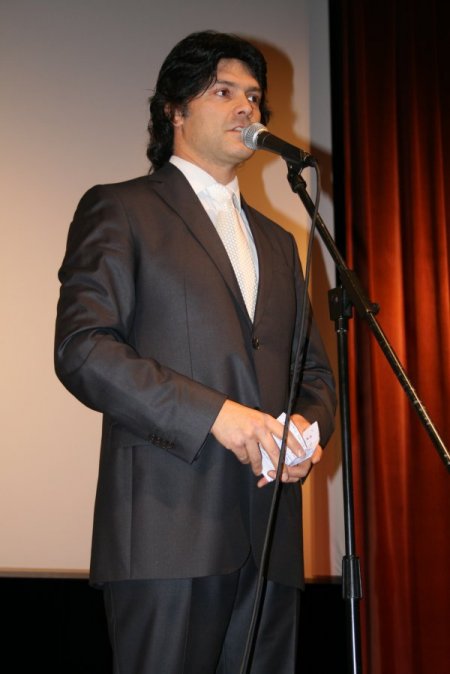 Peygamber Sevgisi Salona Sığmadı