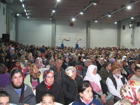 Peygamber Sevgisi Salona Sığmadı
