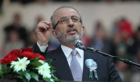 Peygamber sevgisi salona sığmadı