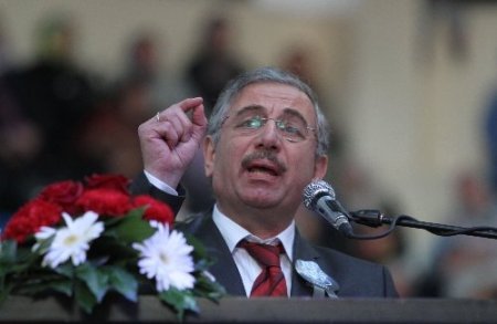 Peygamber sevgisi salona sığmadı