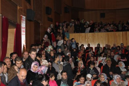 Peygamber sevgisi salona sığmadı