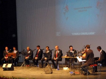 Peygamber sevgisi salonlara sığmadı