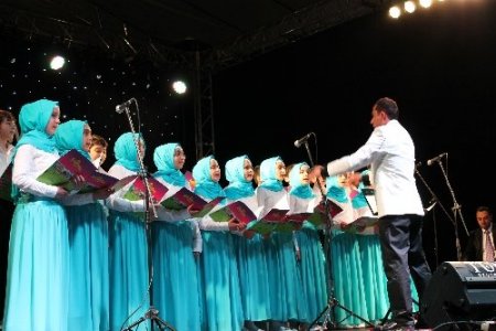 Peygamber sevgisi Siirt'te stadyuma sığmadı