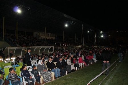 Peygamber sevgisi Siirt'te stadyuma sığmadı