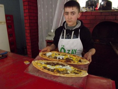 Pide ustası ortaokul öğrencisi