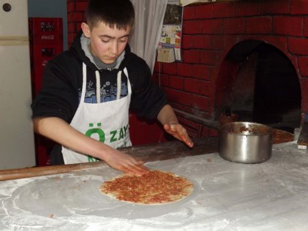 Pide ustası ortaokul öğrencisi