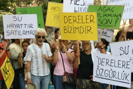 Piknik Yapmaya Gittiler, Hes’i Protesto Ettiler