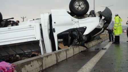Piknikten Dönen Aileler Kaza Yaptı: 2 Ölü, 6 Yaralı