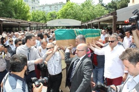 Pilot gazeteci Öztürk son yolcuğuna uğurlandı