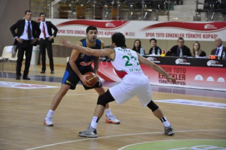 Pınar Karşıyaka: 69 - Fenerbahçe Ülker: 77