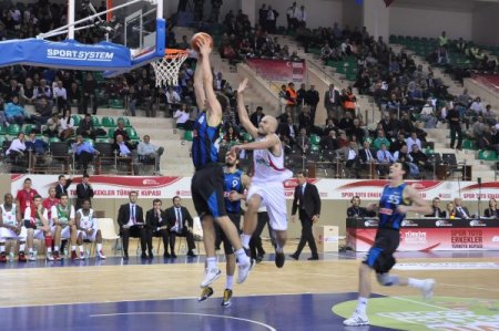 Pınar Karşıyaka: 69 - Fenerbahçe Ülker: 77