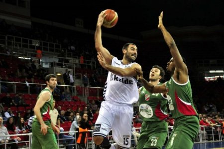 Pınar Karşıyaka galibiyet serisini İstanbul’da sürdürdü