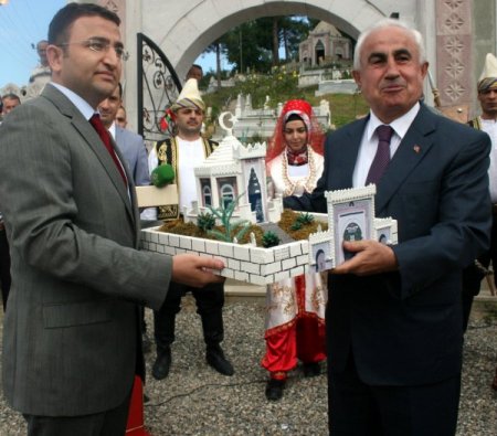 Pir Aziz'in türbesi, 103 yıl önce hazırlanan projeye göre yenilendi