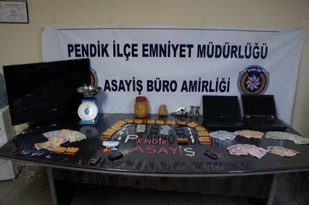 Pitbull köpekleriyle korudukları uyuşturucuyu polis buldu