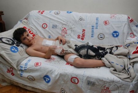 Pitbullun saldırdığı çocuk, yaralı kurtuldu