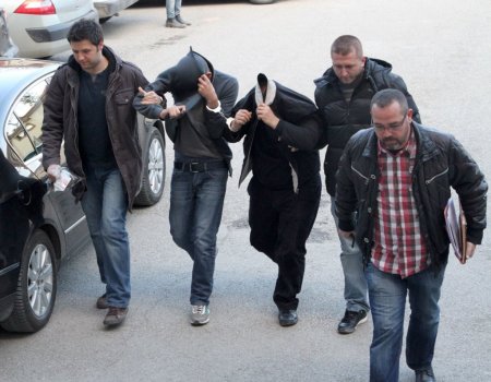 Piyasaya sahte para sürmek isteyen 2 kişi yakalandı