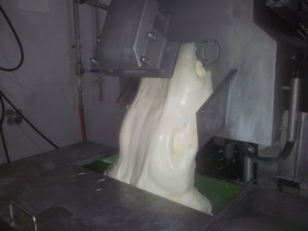 Pizzanın peyniri, İhsaniyeli Sütçüoğlu'ndan geliyor