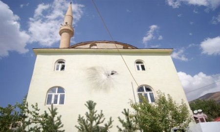 Pkk, Şemdinli'de Camiye De Saldırmış