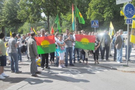 Pkk Sempatizanları Gösteri Düzenledi