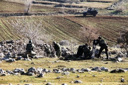 PKK’lılarla işbirliği yaptıkları tespit edilen 2 kişi gözaltına alındı