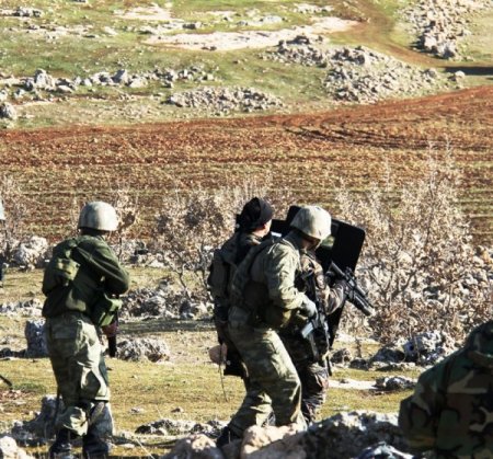 PKK’lılarla işbirliği yaptıkları tespit edilen 2 kişi gözaltına alındı