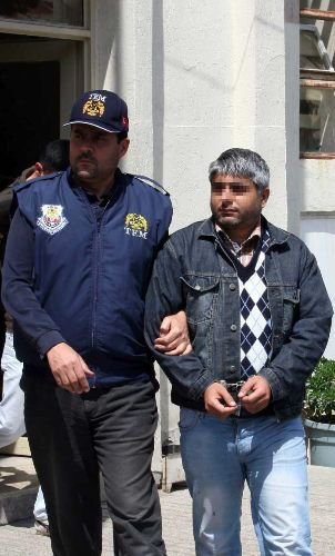 Pkk'nın Elebaşlarından Karayılan'la Ana Kampta Bulunan Bir Kişi İzmir'de Yakalandı