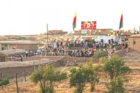 Pkk/pyd, Yönetimini Ele Geçirdiği Kentlerde Okul Açarak Militan Devşiriyor