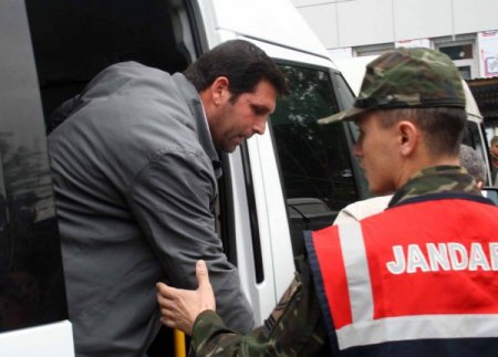 Pkk'ya Lojistik Destek Sağlayan 32 Kişi Adliyede