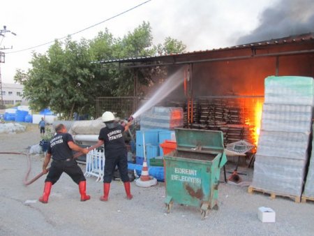 Plastik Dükkânında Yangın (1)