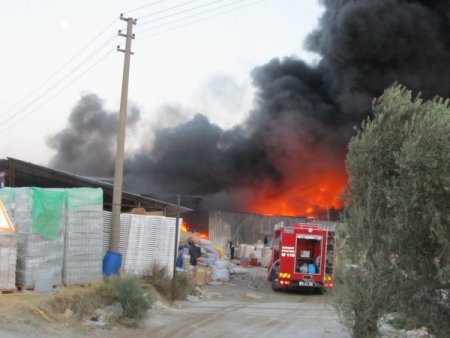 Plastik Dükkânında Yangın (1)