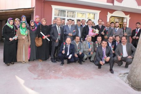 Polatlı Müftülüğü İlçe Protokolüne Ve Esnafa Gül Dağıttı