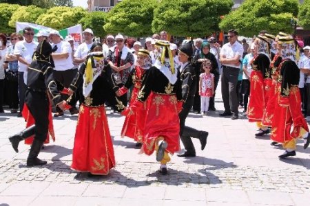 Polatlı protokolü çevre gününde şehri temizledi